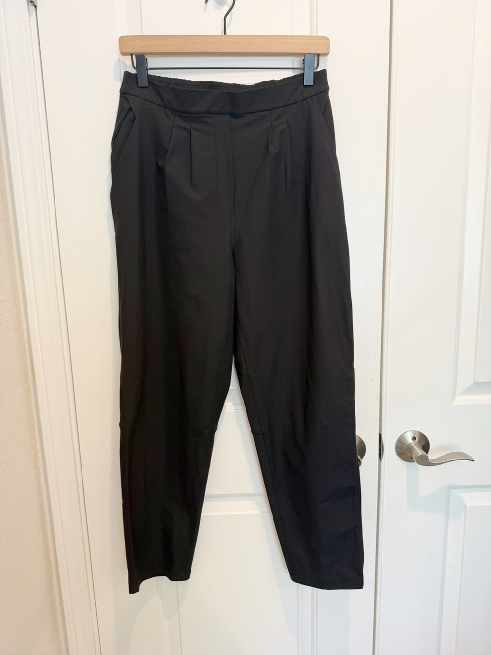 LULULEMON Essential High Rise Trouser Pants in Black size 8 Pleated Front Ankle - Picture 4 of 9
